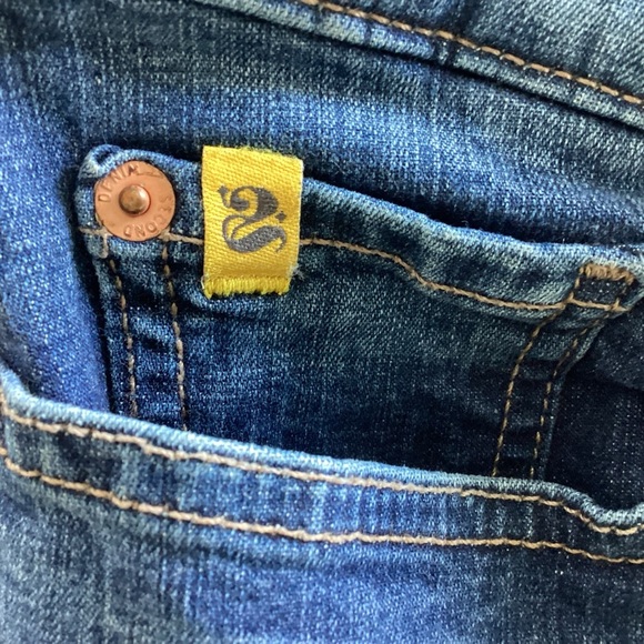 Second Yoga Medium Wash Straight Leg 5 pocket jeans 32/28 - Picture 7 of 11